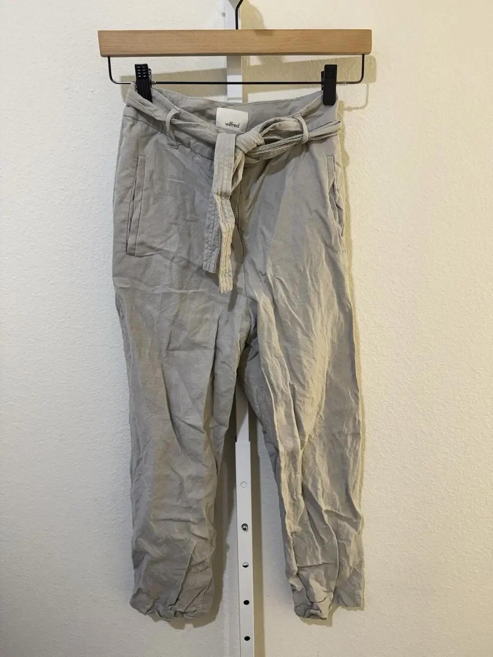 Aritzia Wilfred Linen Trousers Womens 0 Beige High Waist Belted Tapered Pants